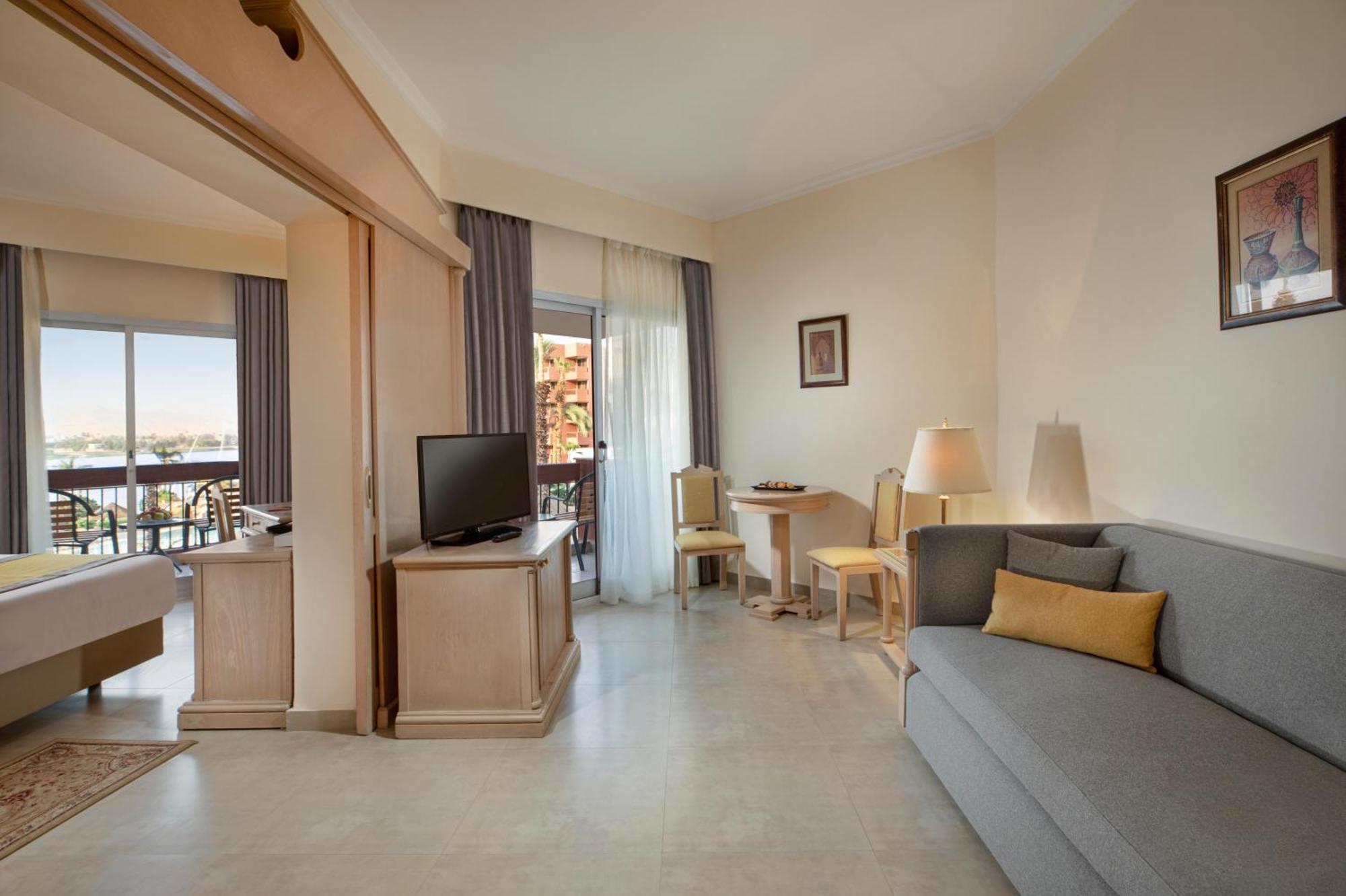 Pyramisa Hotel Luxor Eksteriør billede
