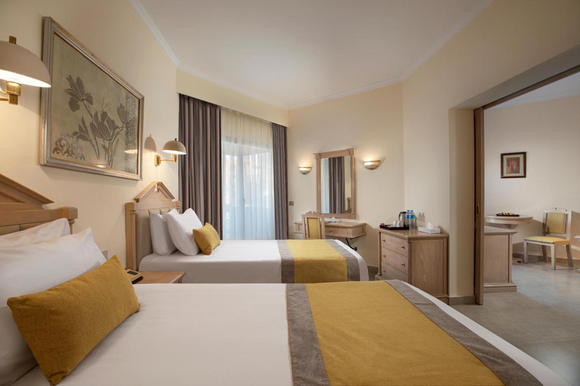 Pyramisa Hotel Luxor Eksteriør billede