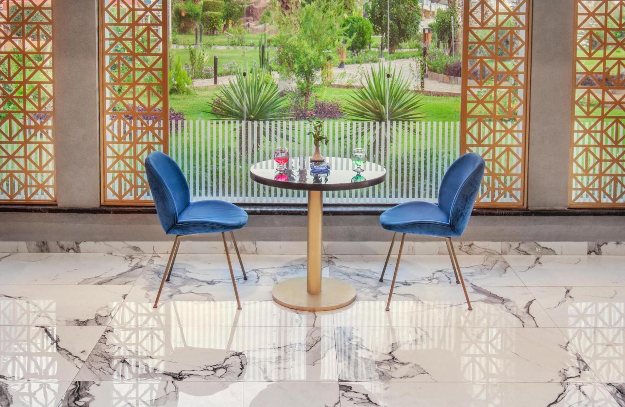 Pyramisa Hotel Luxor Eksteriør billede