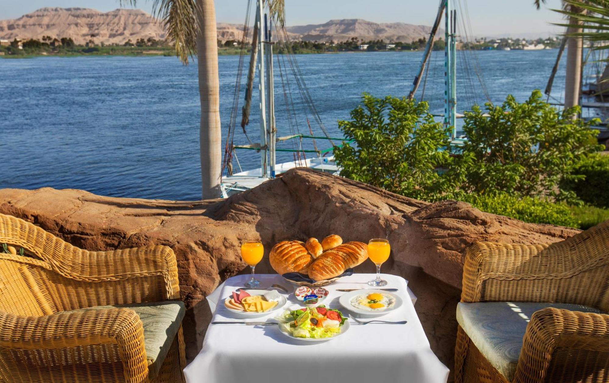 Pyramisa Hotel Luxor Eksteriør billede